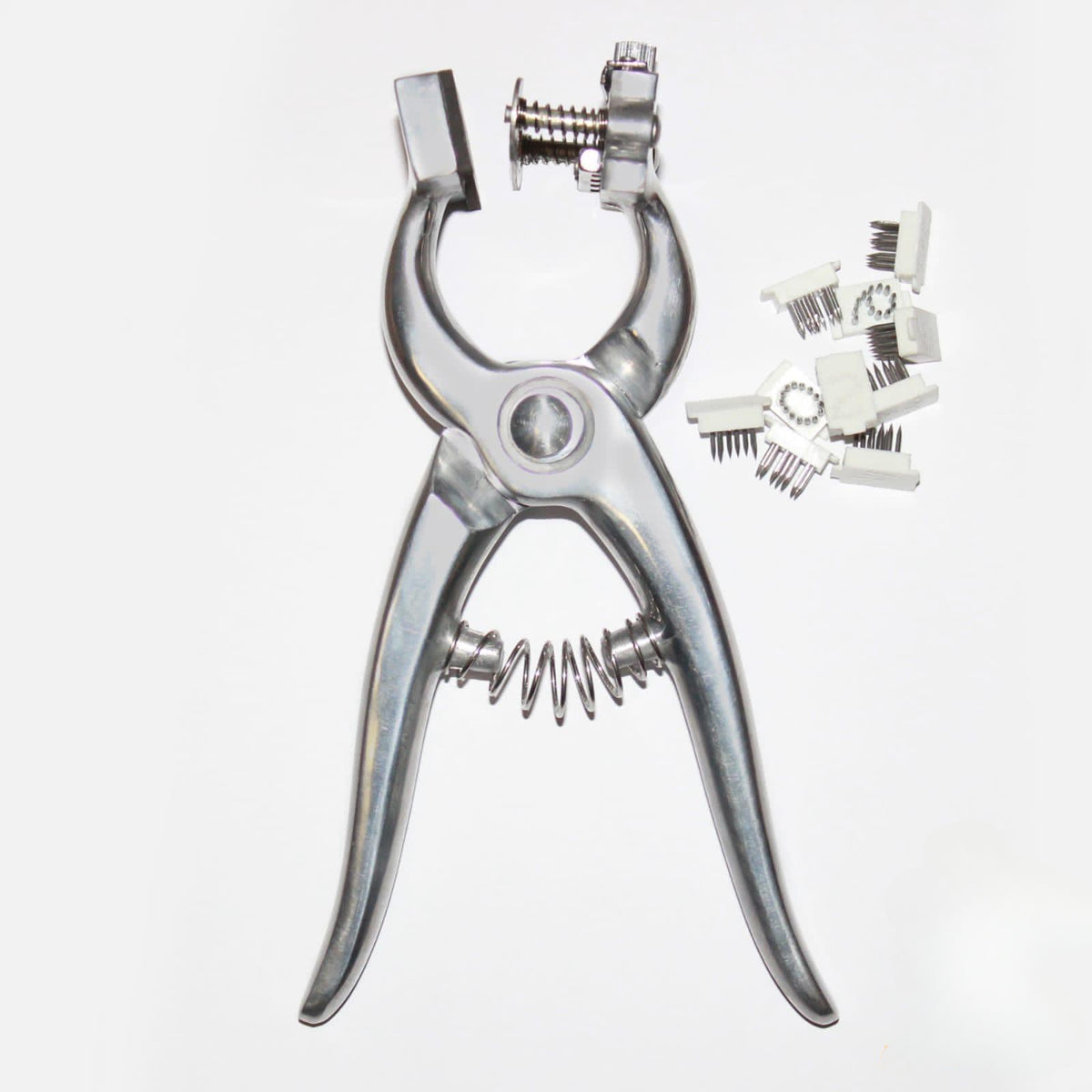 Veterinary castrator pliers for livestock castration and animal care